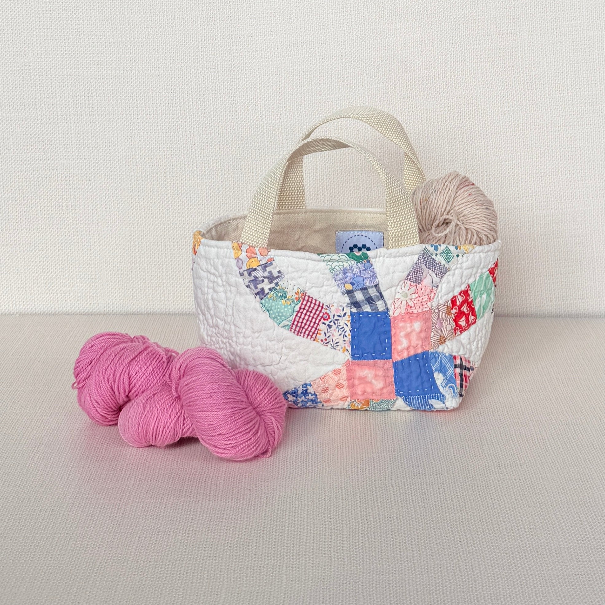 Maker Caddy Small (Double Wedding Ring with Blue & Pink)