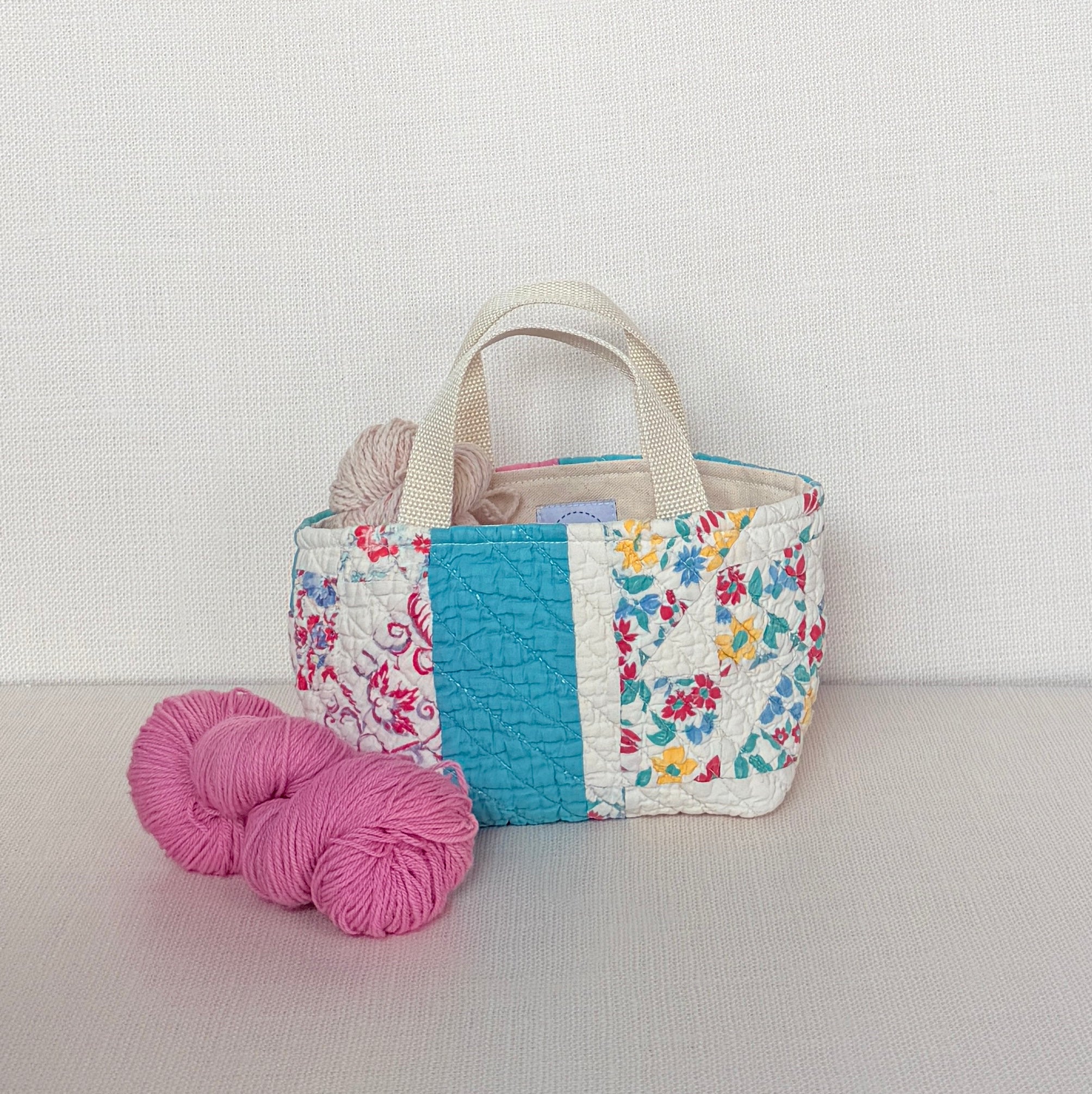 Maker Caddy Small (9 Patch with Turquoise Sashing)