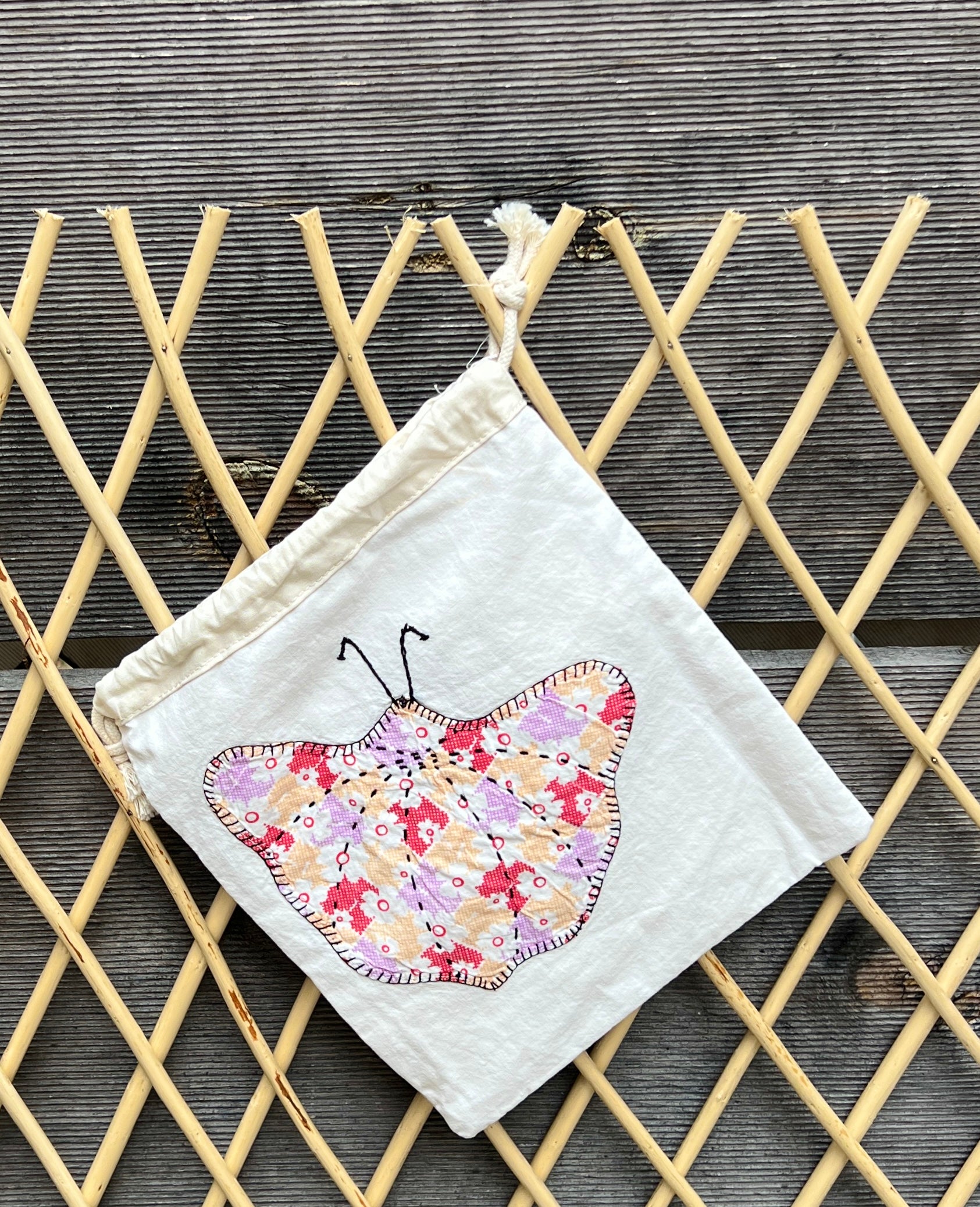 Moth Drawstring Bag (Peach w/Purple & Purple Dots)
