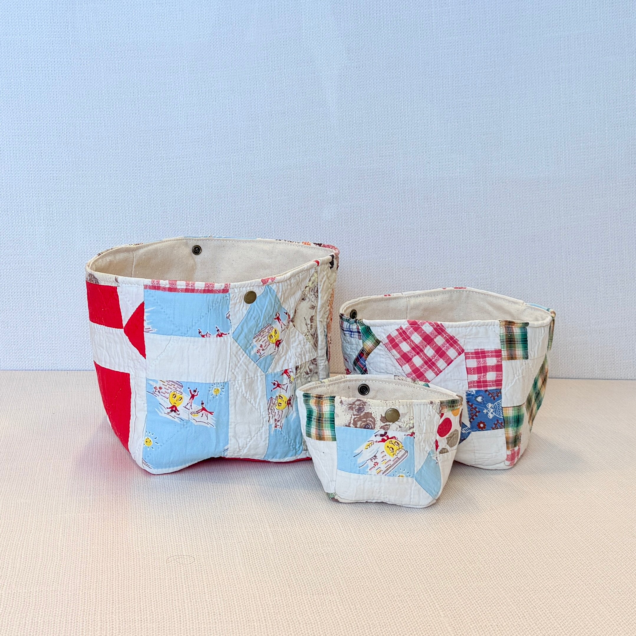 Nesting Bins (50s Wagon Wheel)