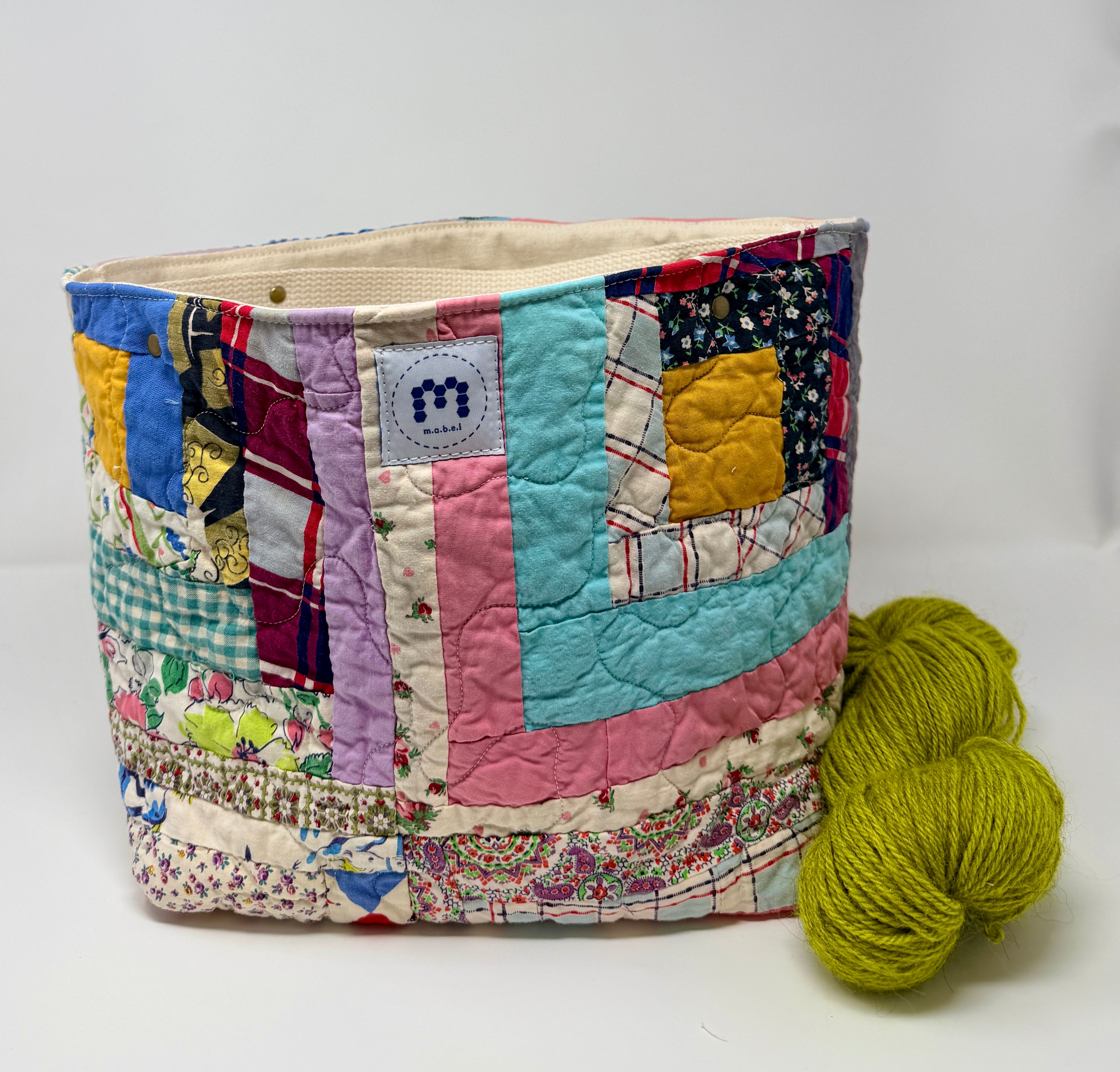 Quilt Bin (40s Log Cabin)