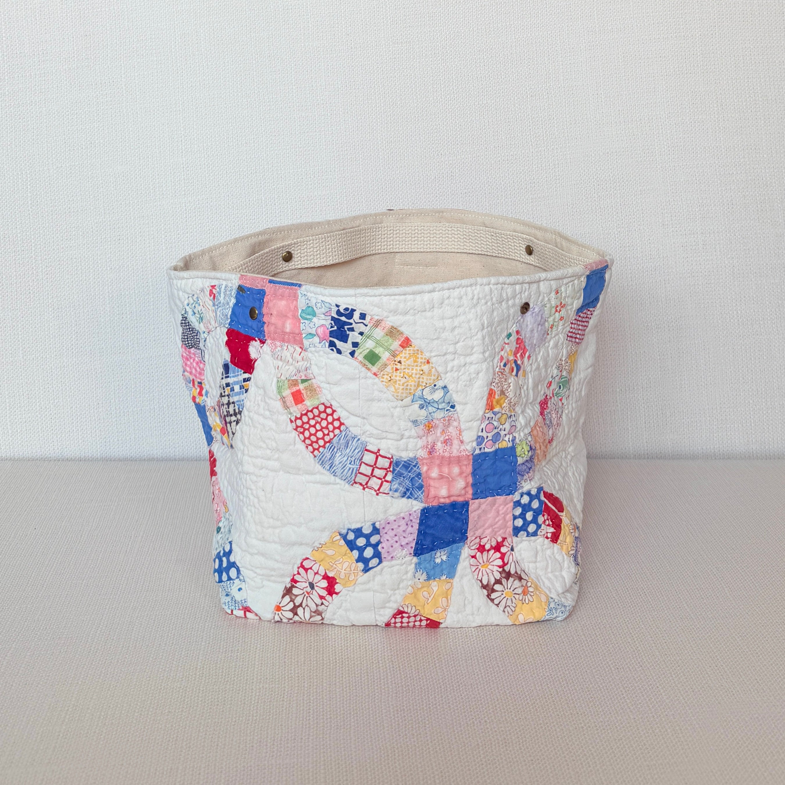 Quilt Bin (Double Wedding Ring with Pink & Blue)