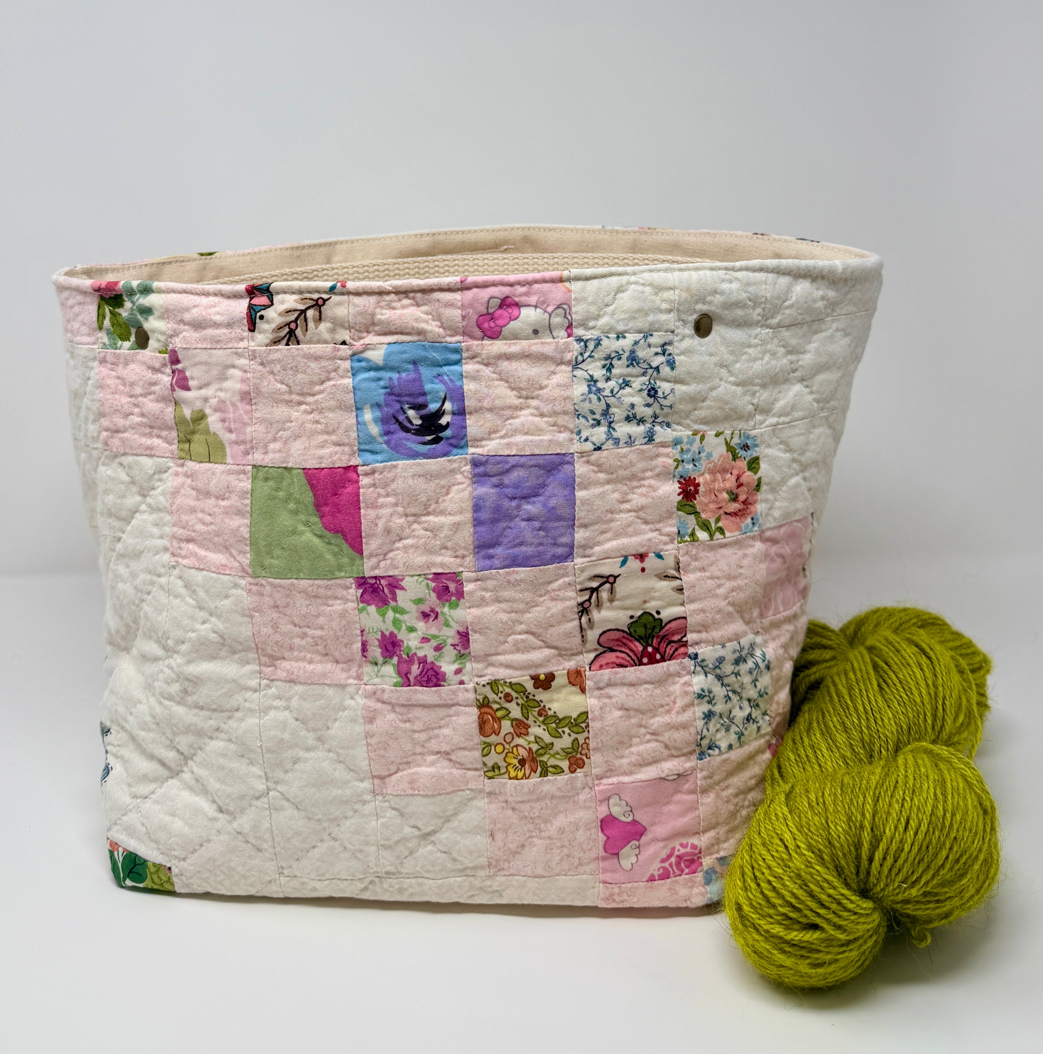 Quilt Bin (Hello Kitty)
