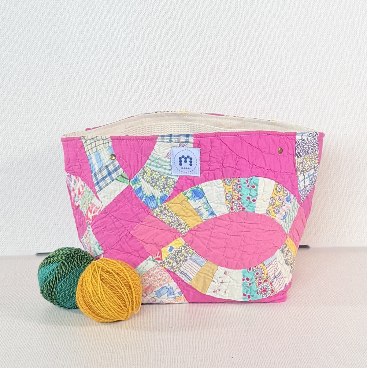 Quilt Bin (Pink Double Wedding Ring)