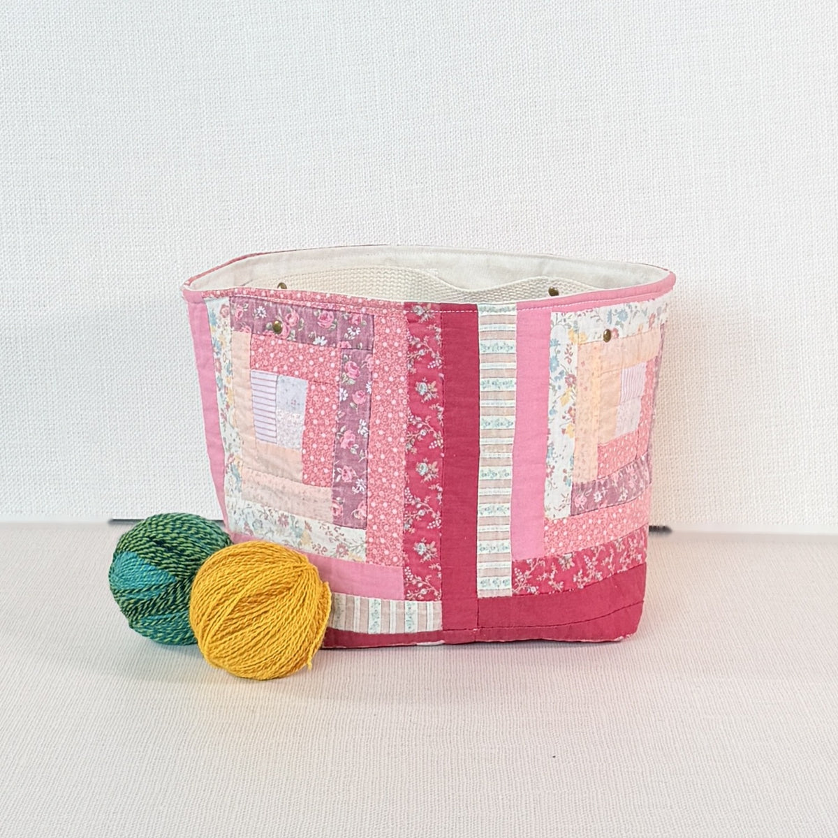 Quilt Bin (Pink Log Cabin)
