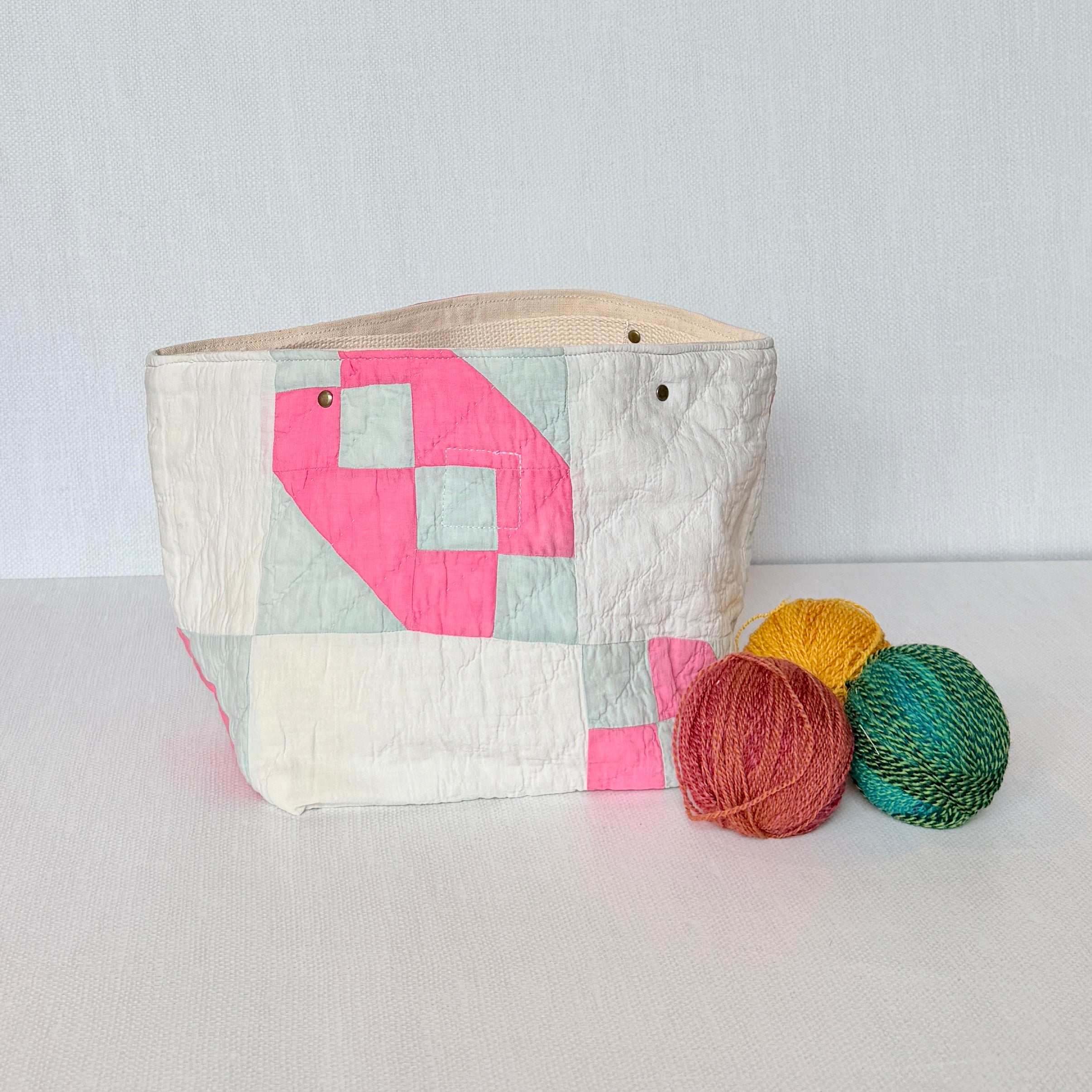 Quilt Bin (Pink & Gray Jacob's Ladder)