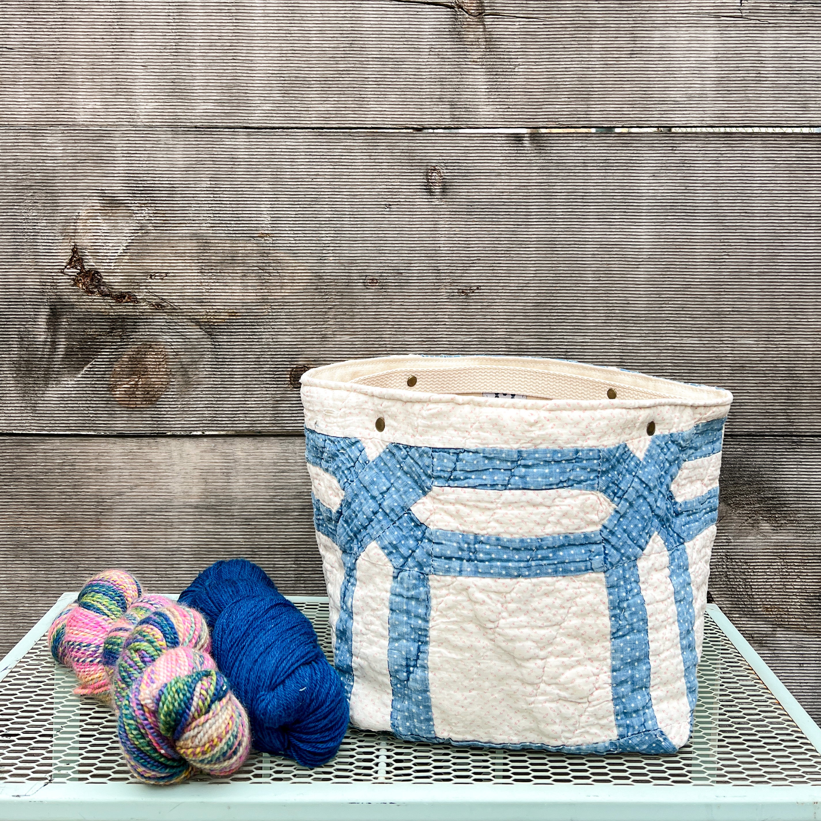 Quilt Bin (Indigo Trellis)