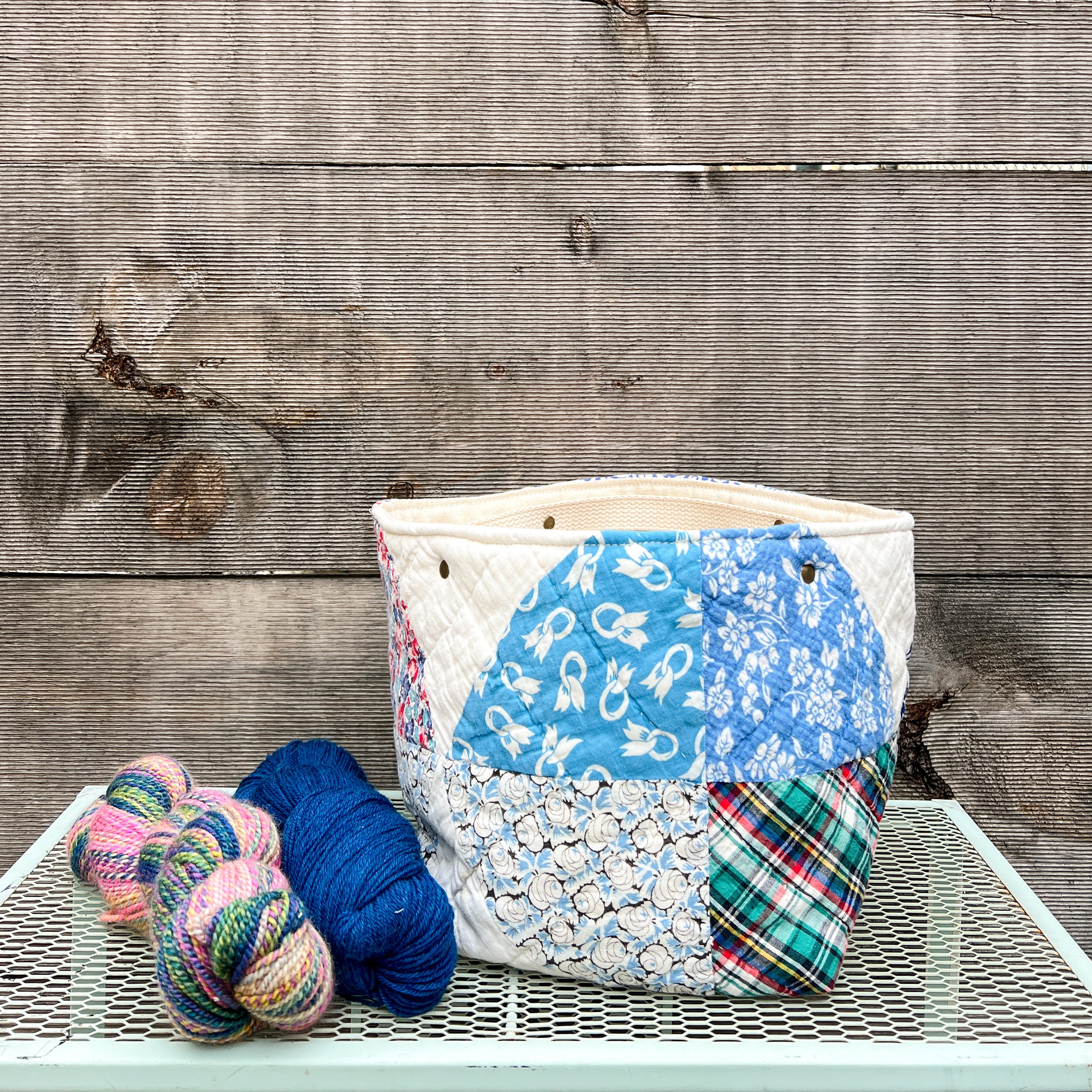 Quilt Bin (Large Circles, Mostly Blue)