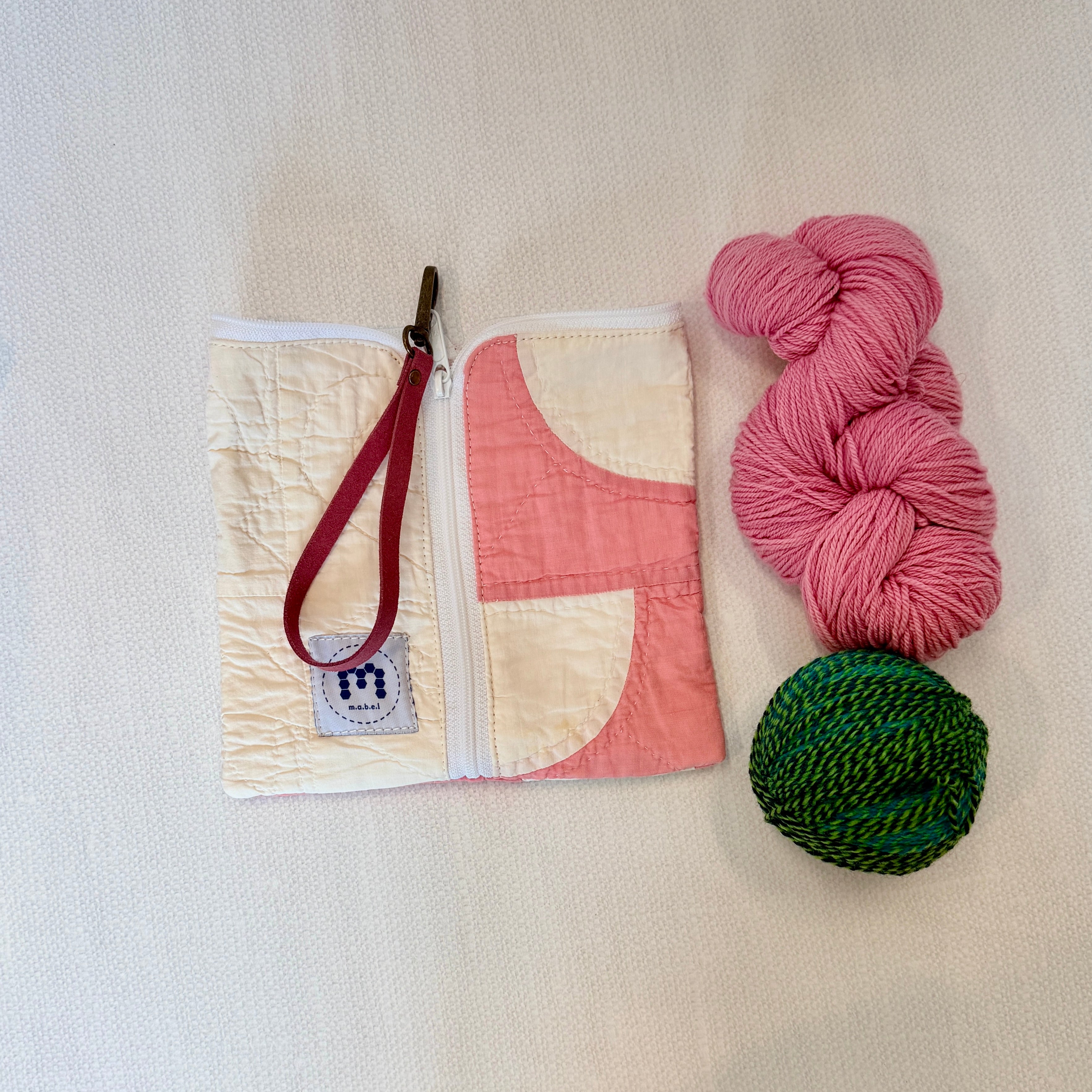Triangle Zip Pouch  (Pink Drunkard's Path)