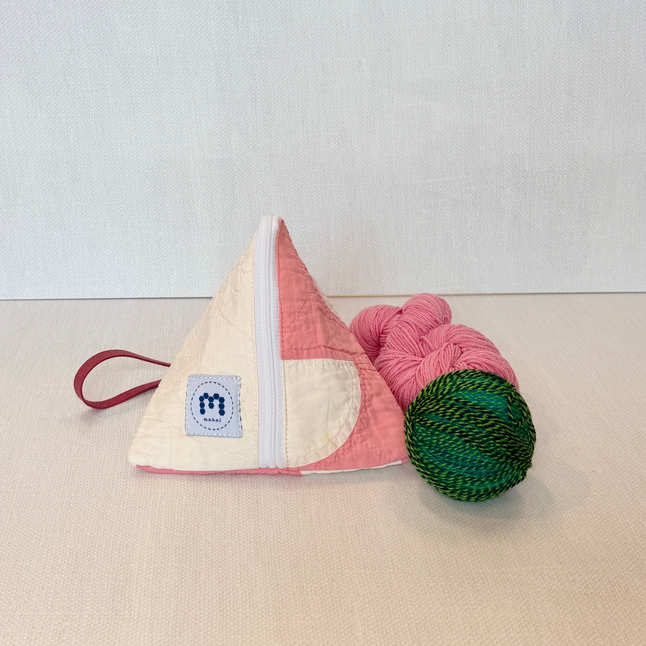 Triangle Zip Pouch  (Pink Drunkard's Path)