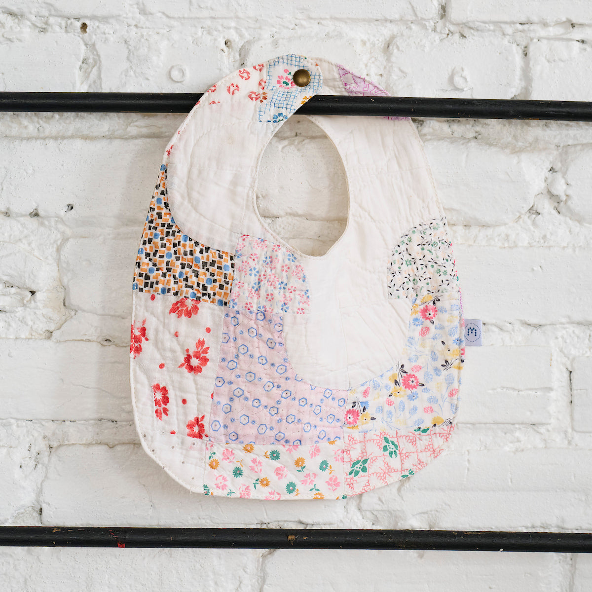 Baby Bib (Scrappy Drunkard's Path)