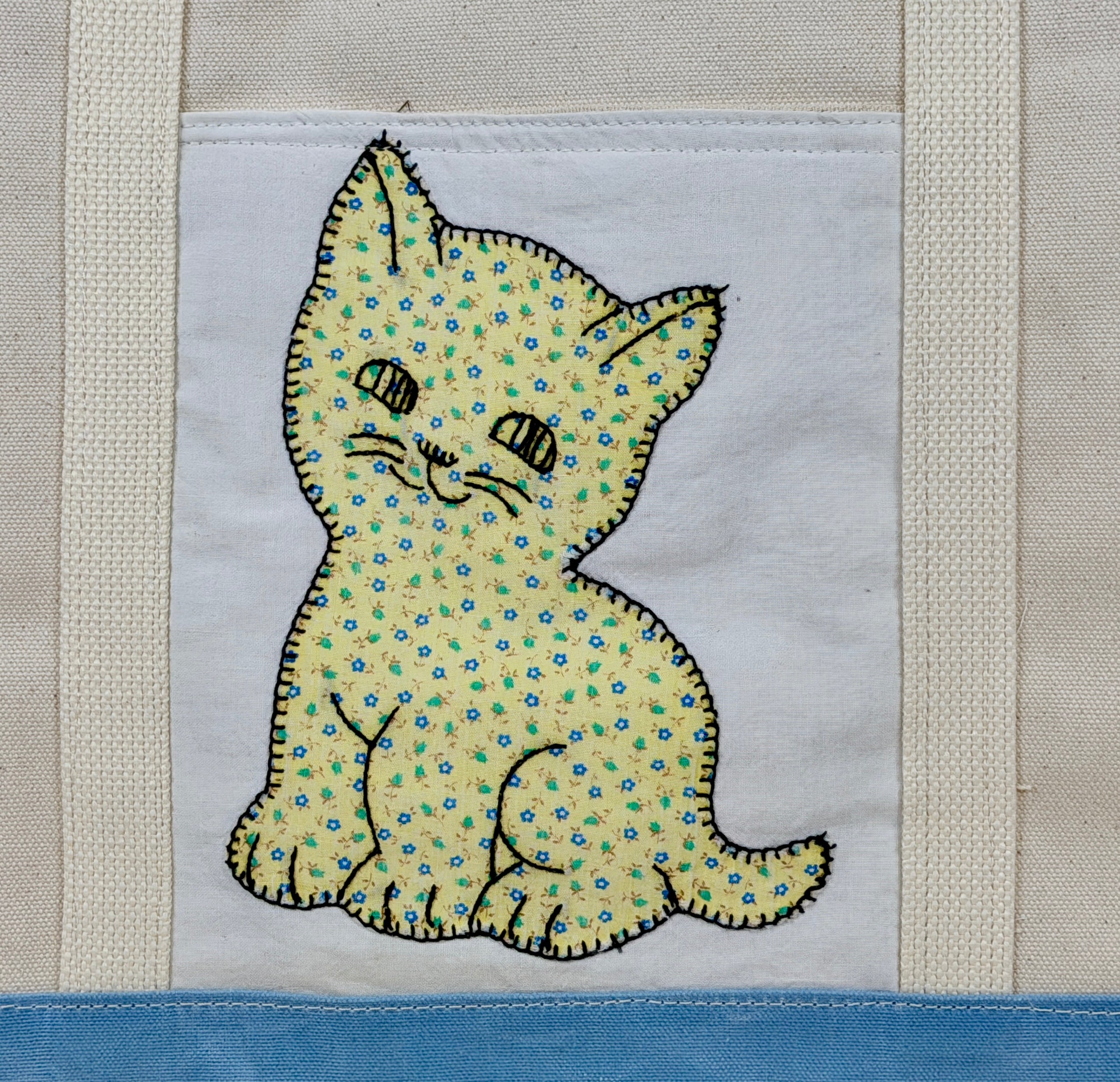 Classic Pocket Tote with Baby Blue Canvas (7 Kittens)