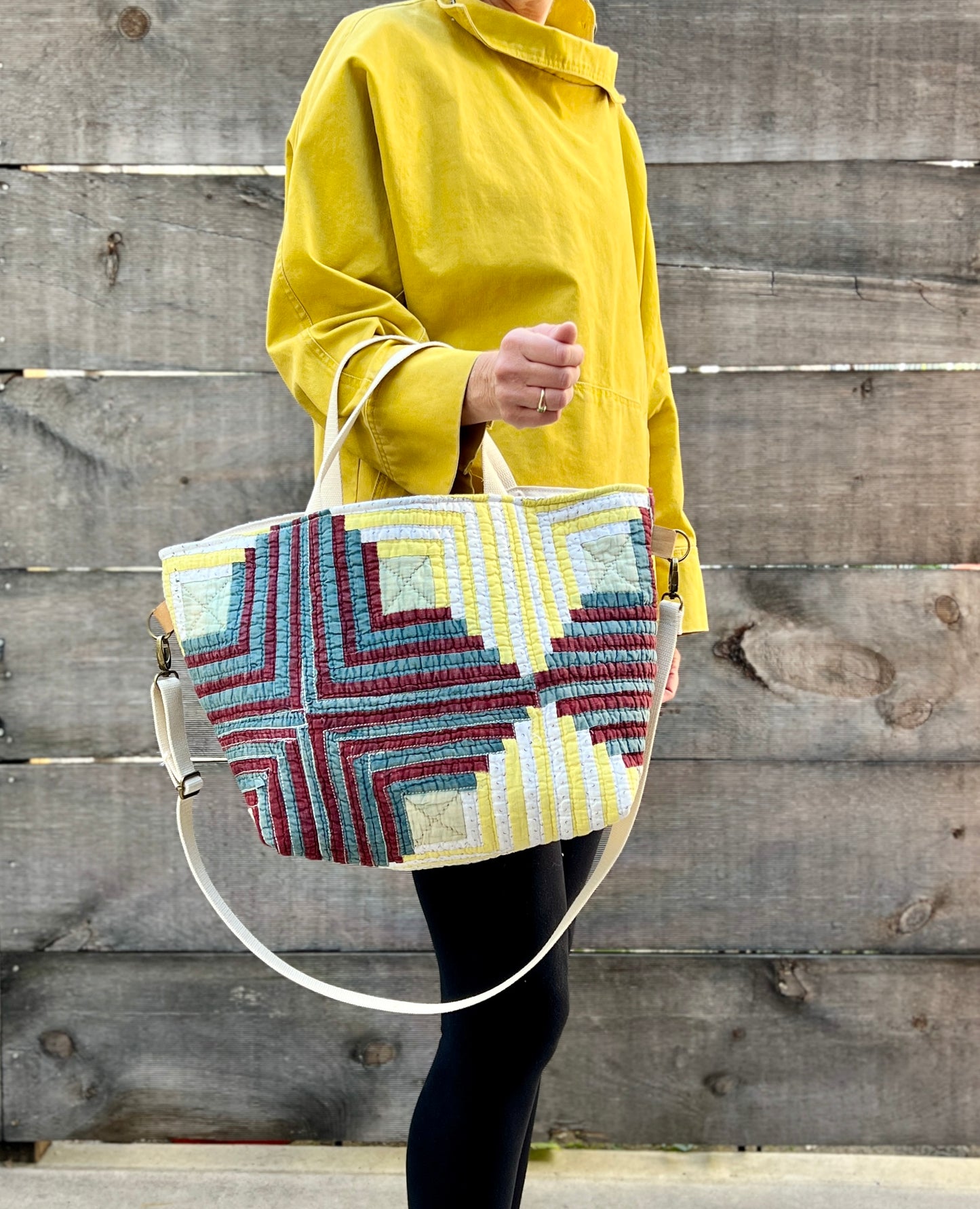 Studio Tote 2.0 - Manx Log Cabin