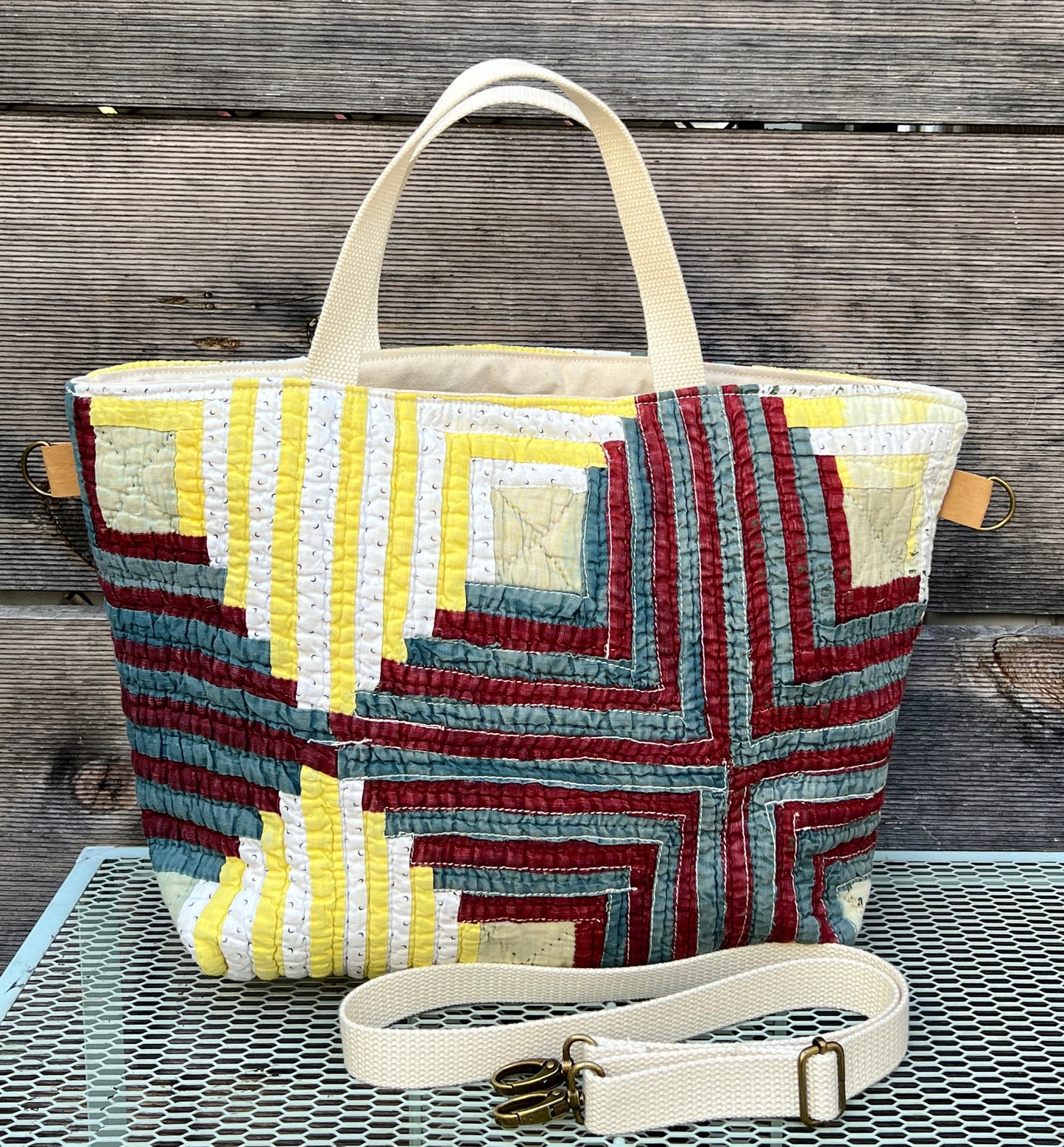 Studio Tote 2.0 - Manx Log Cabin