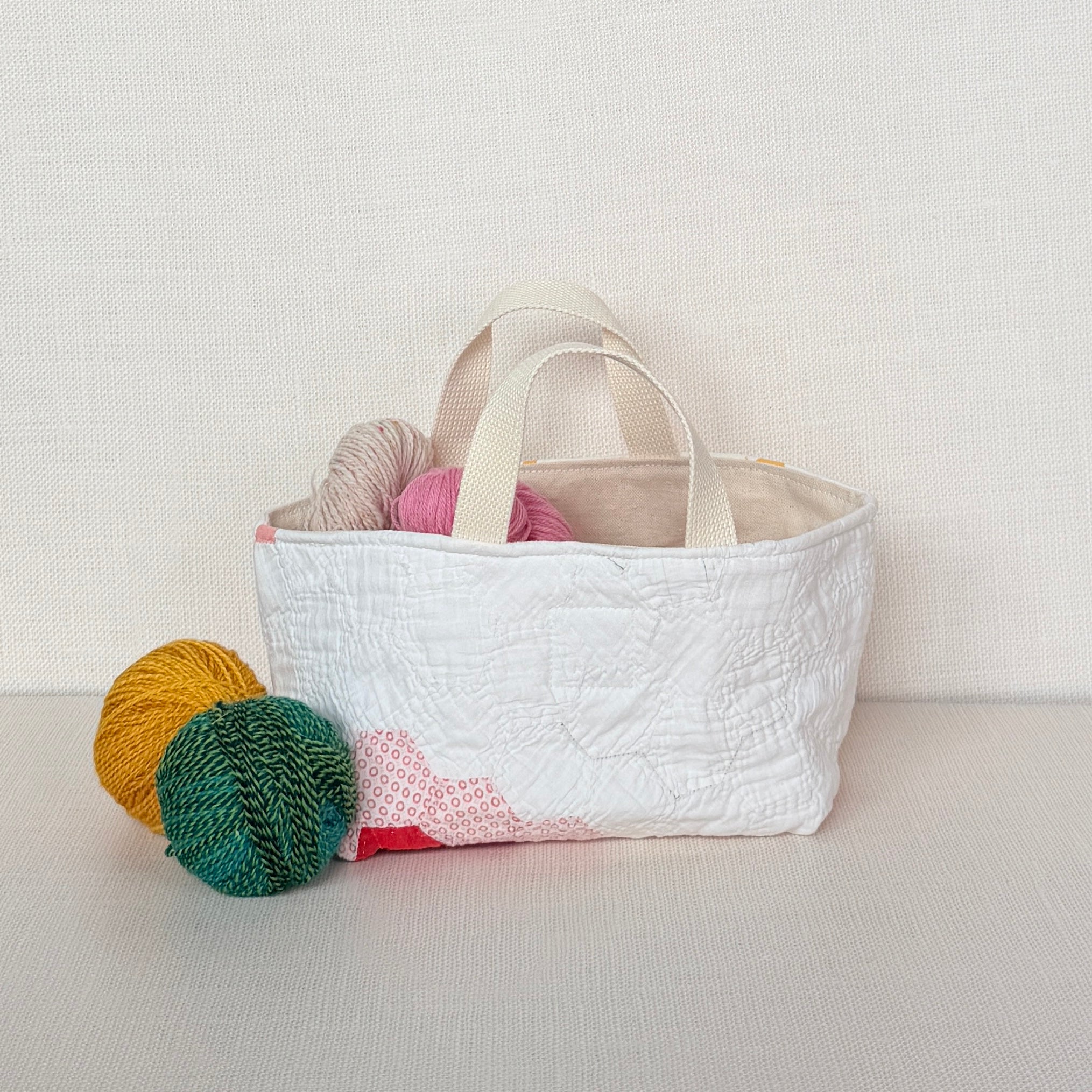Maker Caddy Medium (Pastel Grandma's Flower Garden)