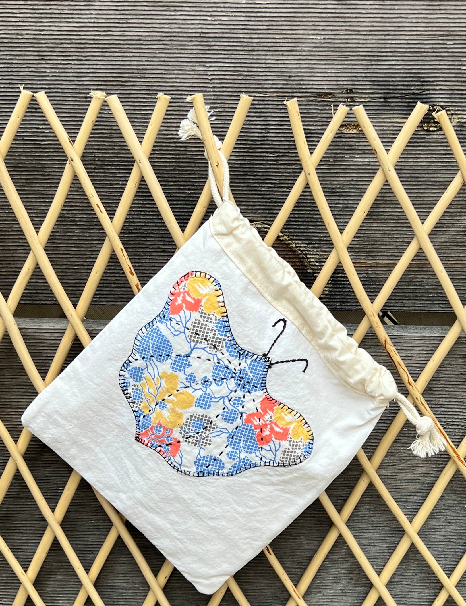 Moth Drawstring Bag (Blue Floral & Lavender)