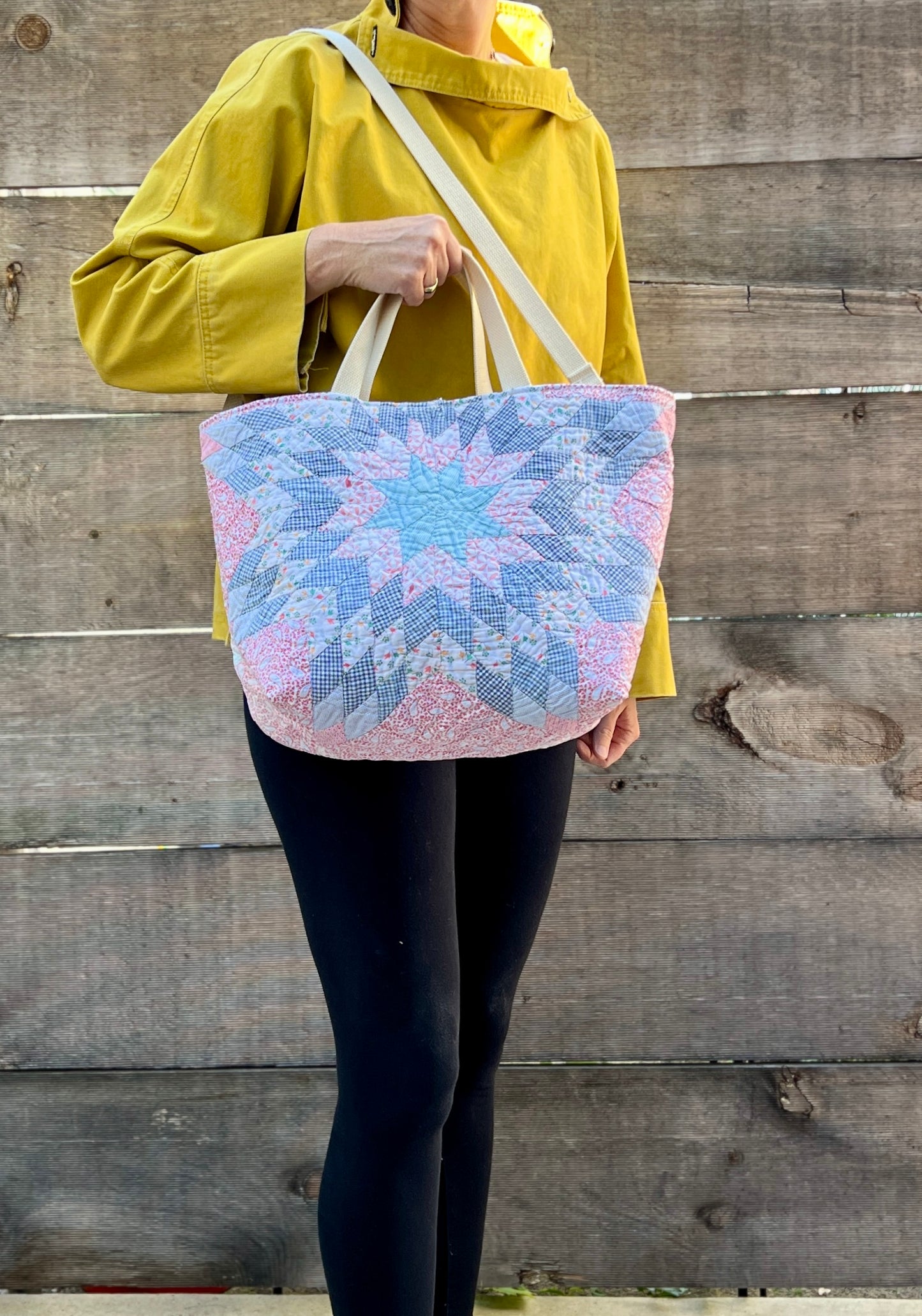 Studio Tote 2.0 - Pink 8 Point Star