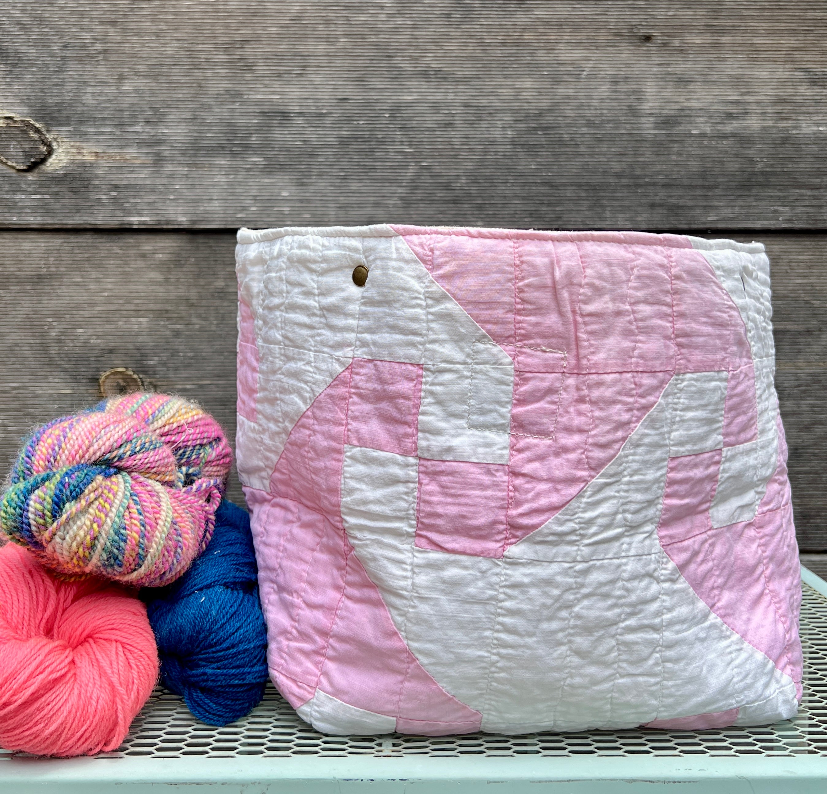 Quilt Bin (Pink Snail's Trail)