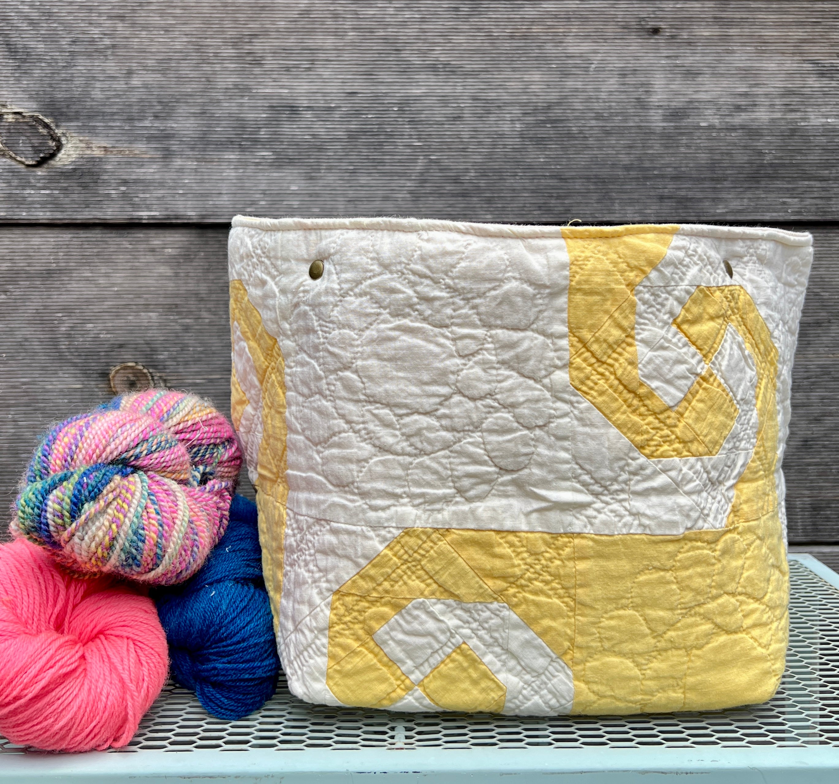 Quilt Bin (Yellow Snail's Trail)