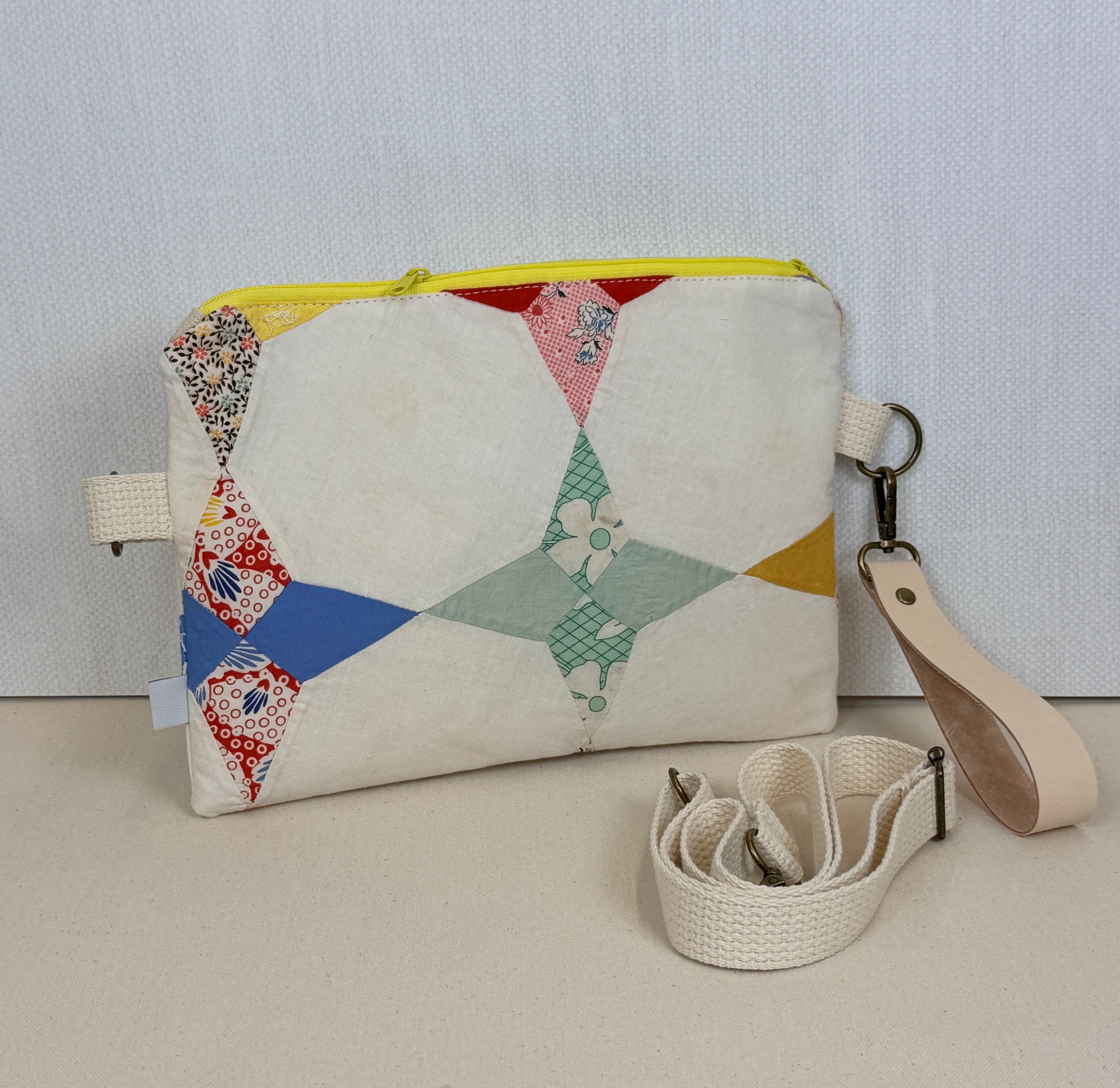 Quilt Top Crossbody/Wristlet (Small Hummingbird)
