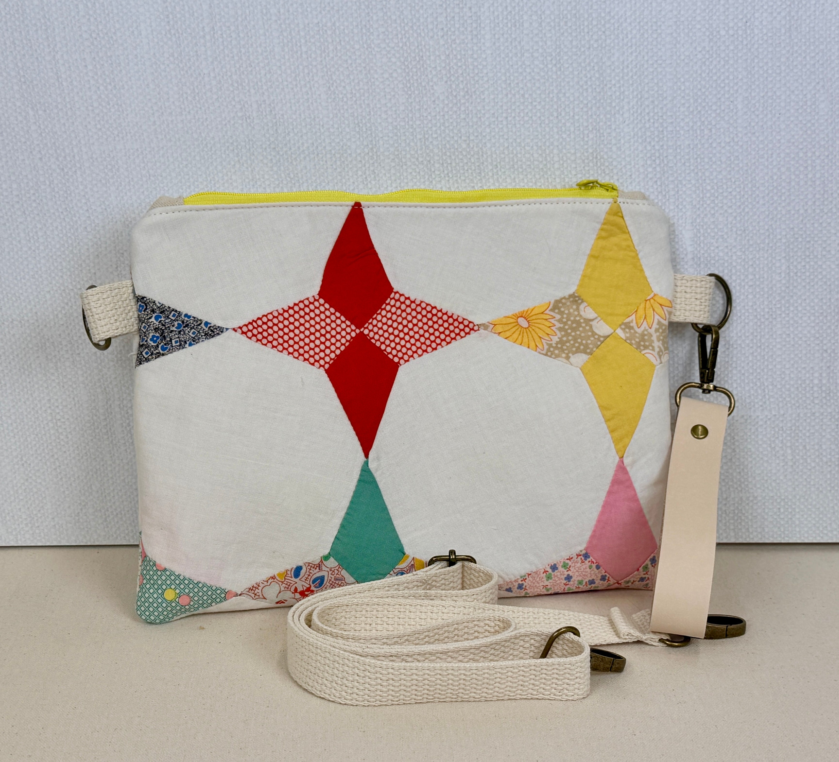 Quilt Top Crossbody/Wristlet (Small Hummingbird)