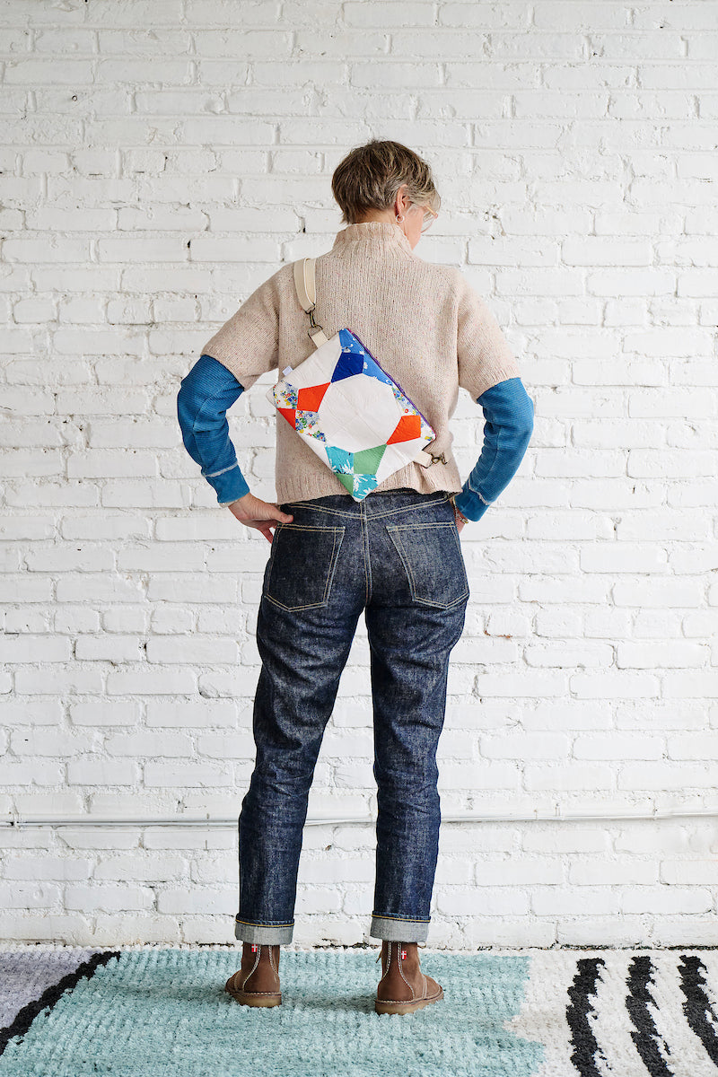 Quilt Top Crossbody/Wristlet (Small Hummingbird)