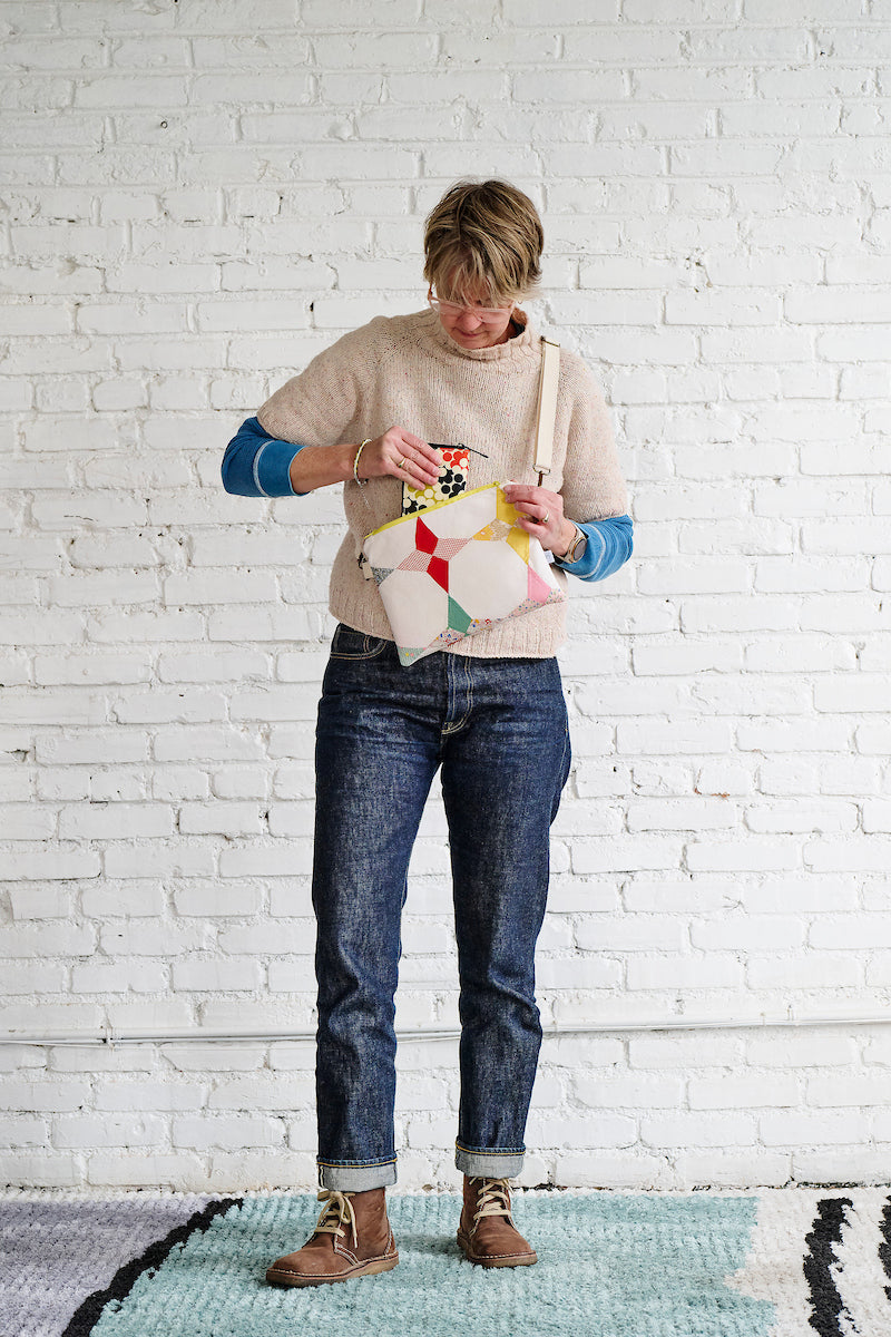 Quilt Top Crossbody/Wristlet (Small Hummingbird)