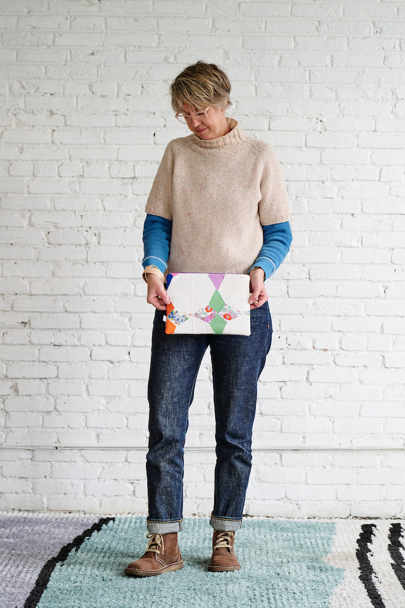 Quilt Top Crossbody/Wristlet (Large Hummingbird)