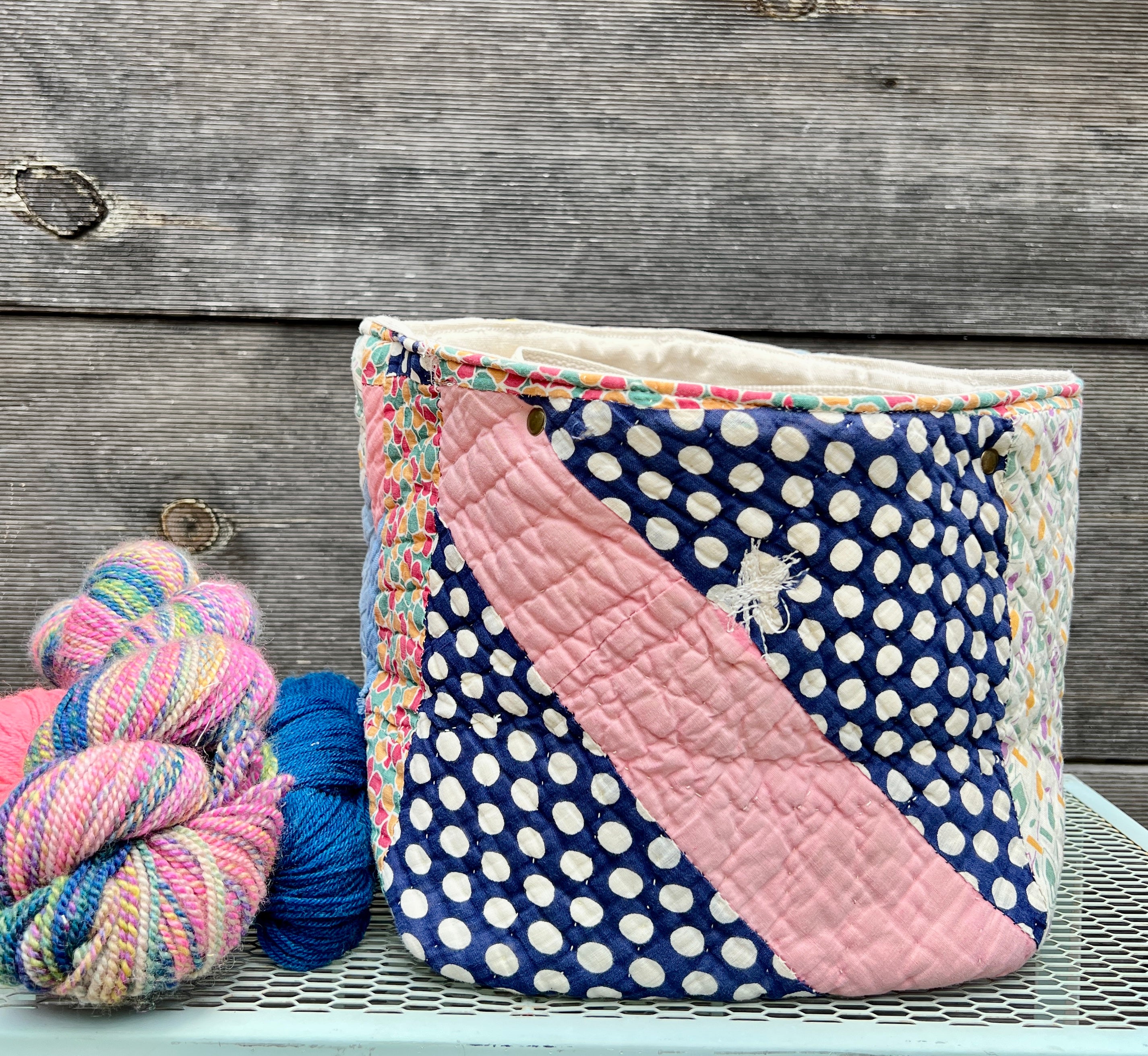 Quilt Bin (Scrappy Xs)